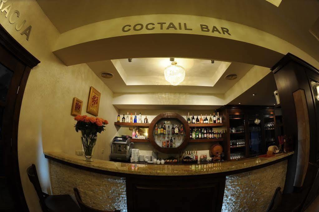Hotel Dwor Choiny Kazimierówka Bagian luar foto